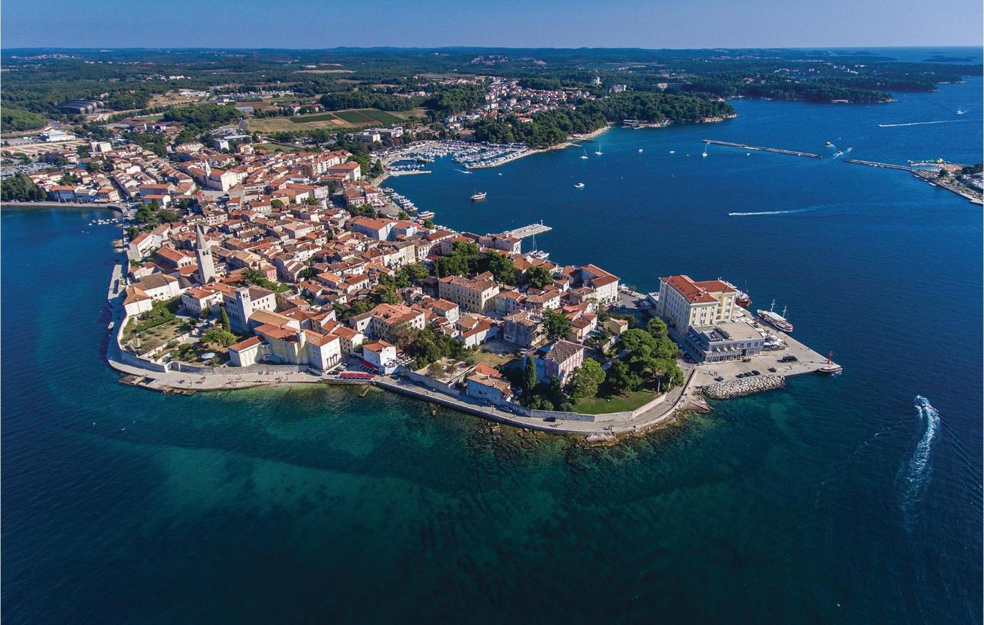 Gorgeous Apartment In Porec With Kitchen Extérieur photo
