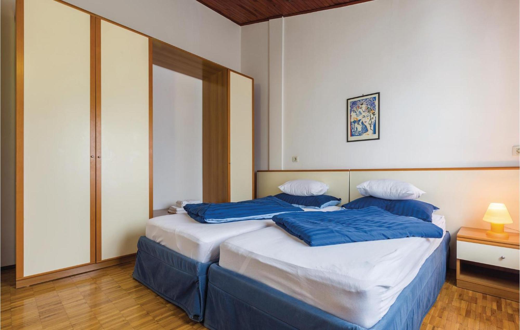 Gorgeous Apartment In Porec With Kitchen Extérieur photo