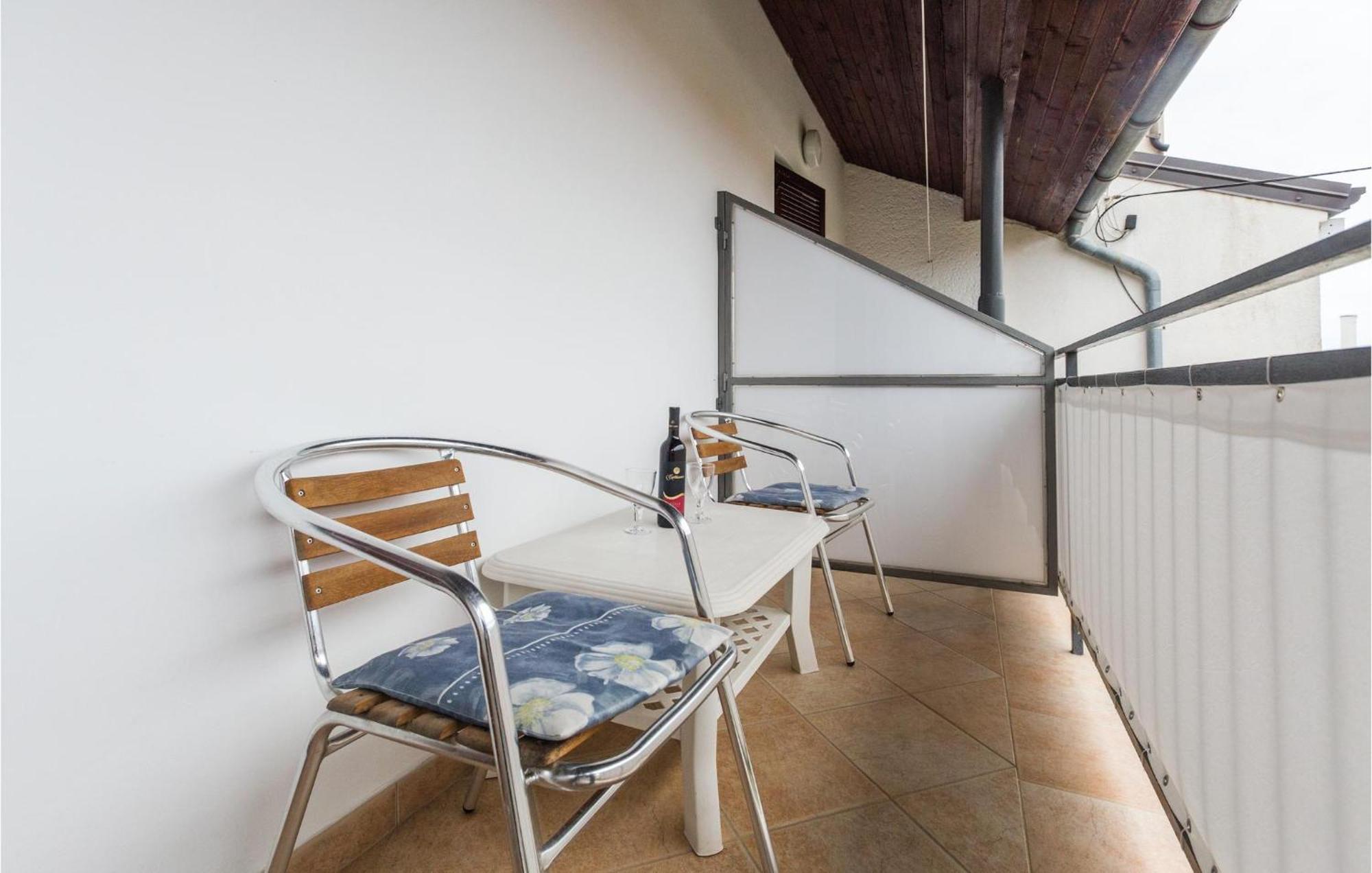 Gorgeous Apartment In Porec With Kitchen Extérieur photo