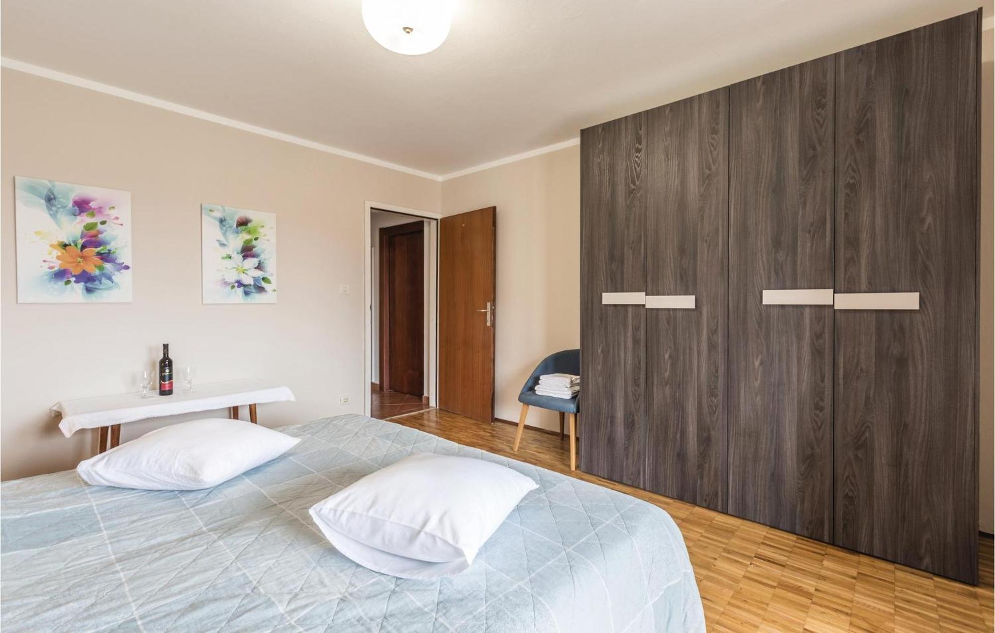 Gorgeous Apartment In Porec With Kitchen Extérieur photo