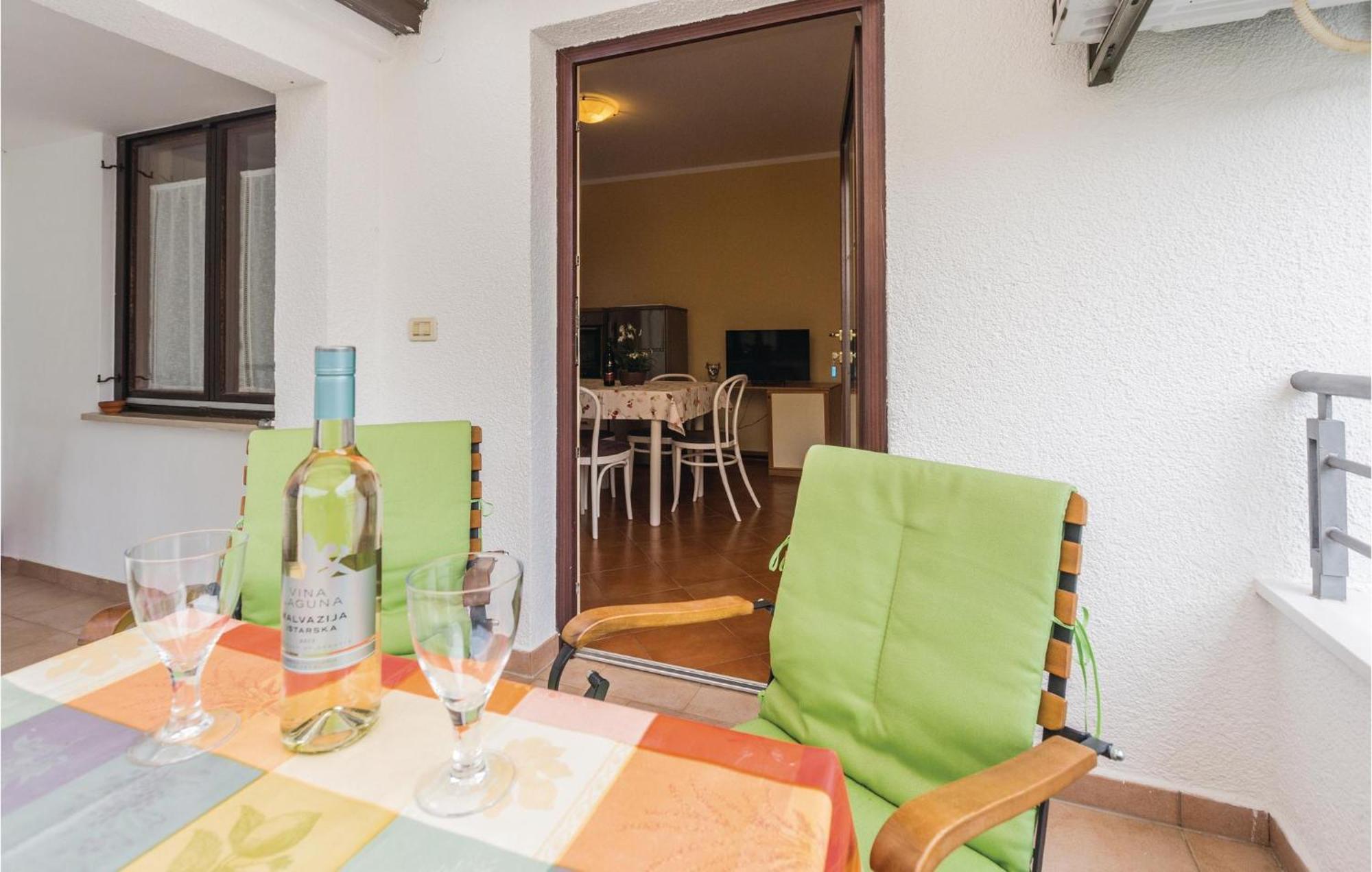 Gorgeous Apartment In Porec With Kitchen Extérieur photo